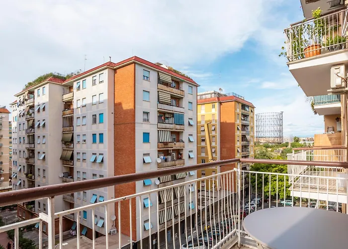 Guest Host - Stylish Near Trastevere! * Roma