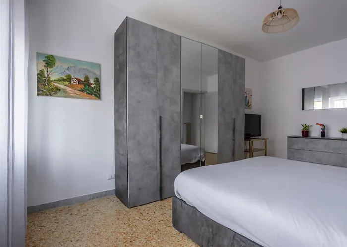 Guest Host - Stylish Near Trastevere! *